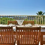 Close To Downtown Swimming Pool And Sea View 아파트 *