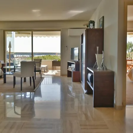 Close To Downtown Swimming Pool And Sea View 아파트 *