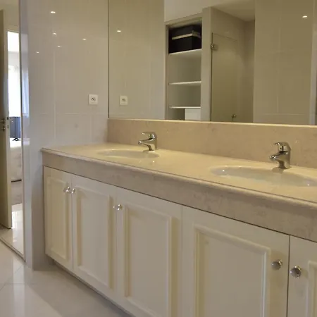 דירה Close To Downtown Swimming Pool And Sea View