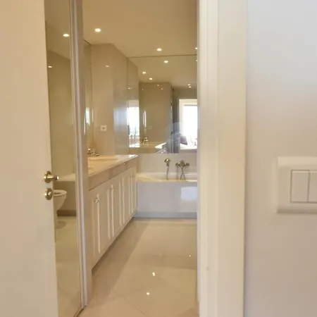 Close To Downtown Swimming Pool And Sea View *